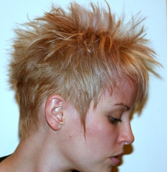 blond fryzura krótka 22